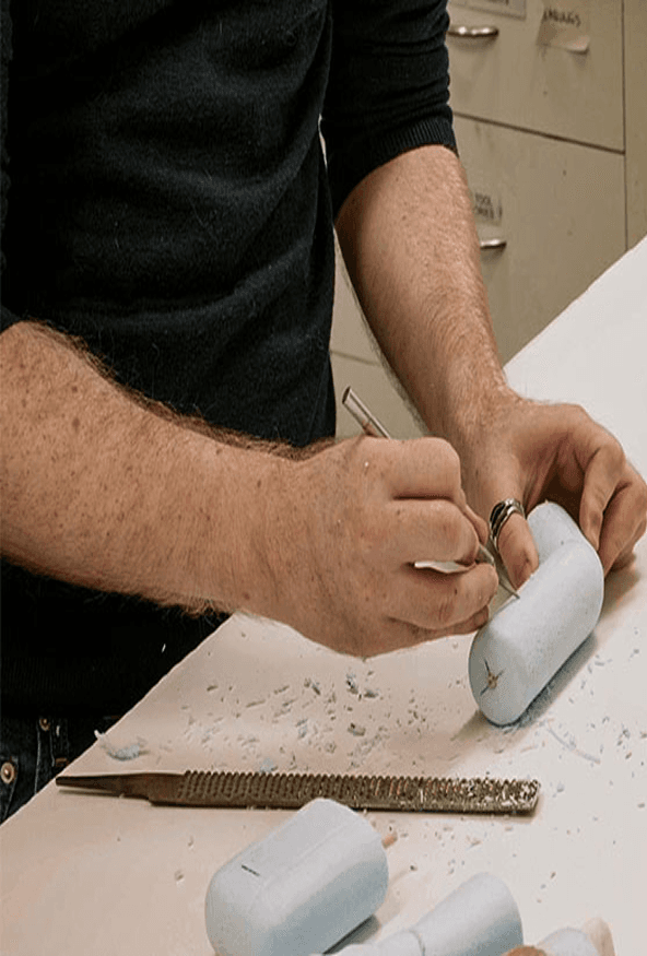 Carving an item