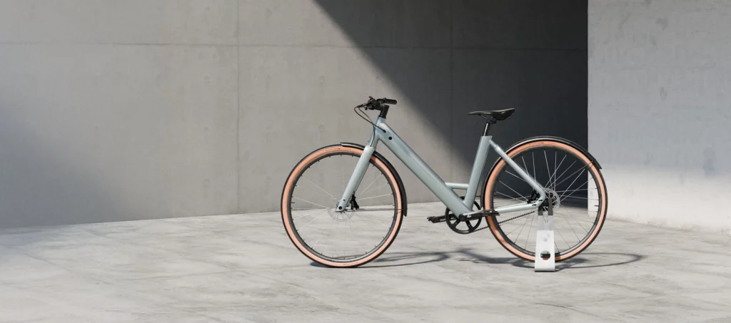 Product render of the Outerspace designed urban electric bike. E-bike with belt drive and step-over frame